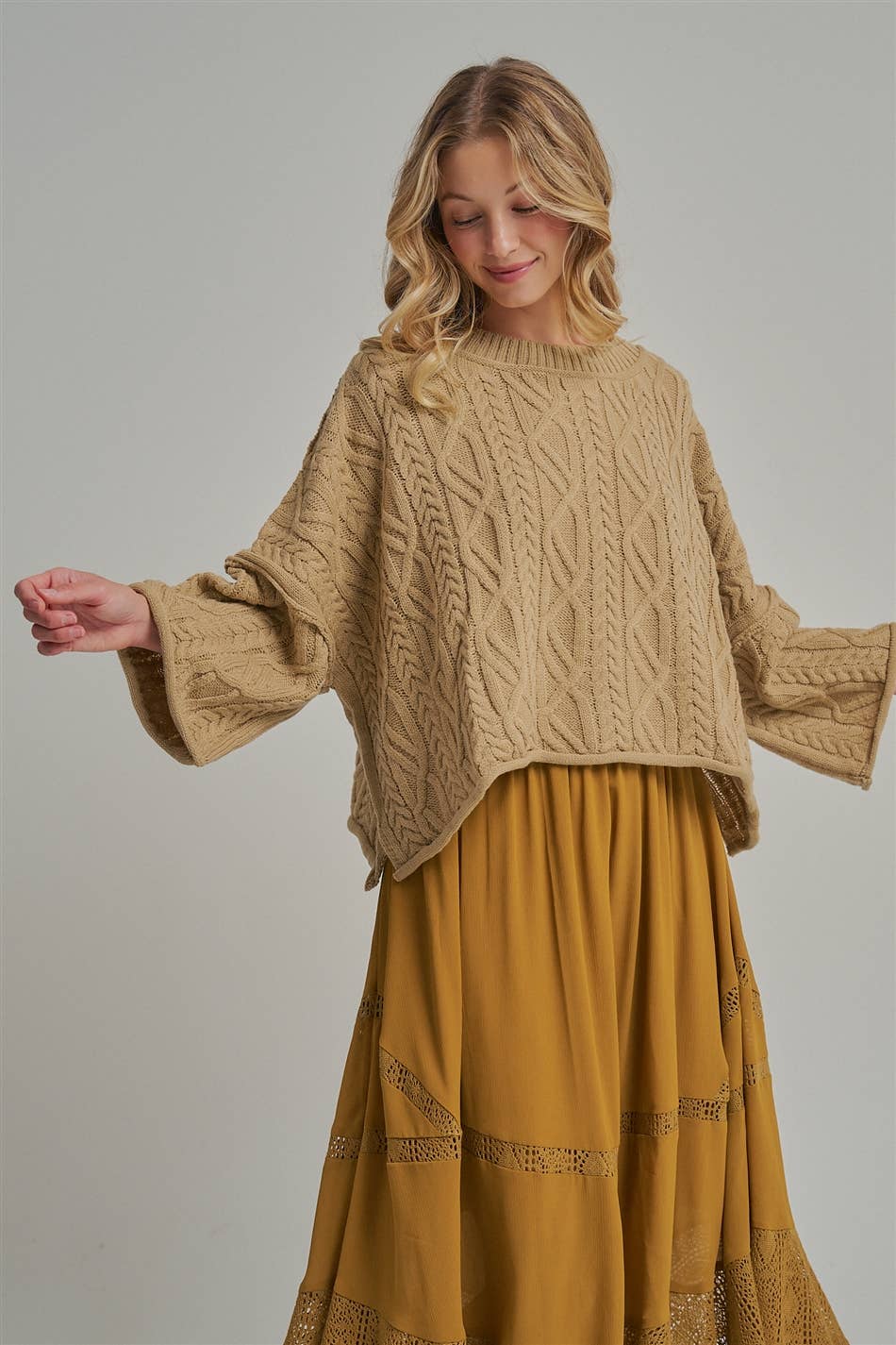 Julia - Oversized lightweight Cable Knit Sweater