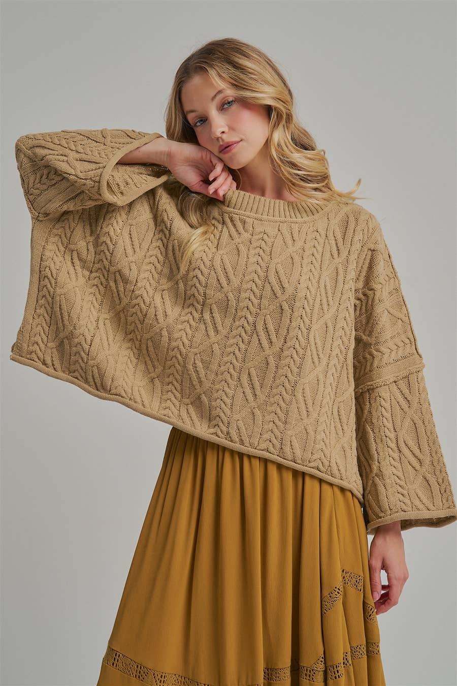 Julia - Oversized lightweight Cable Knit Sweater