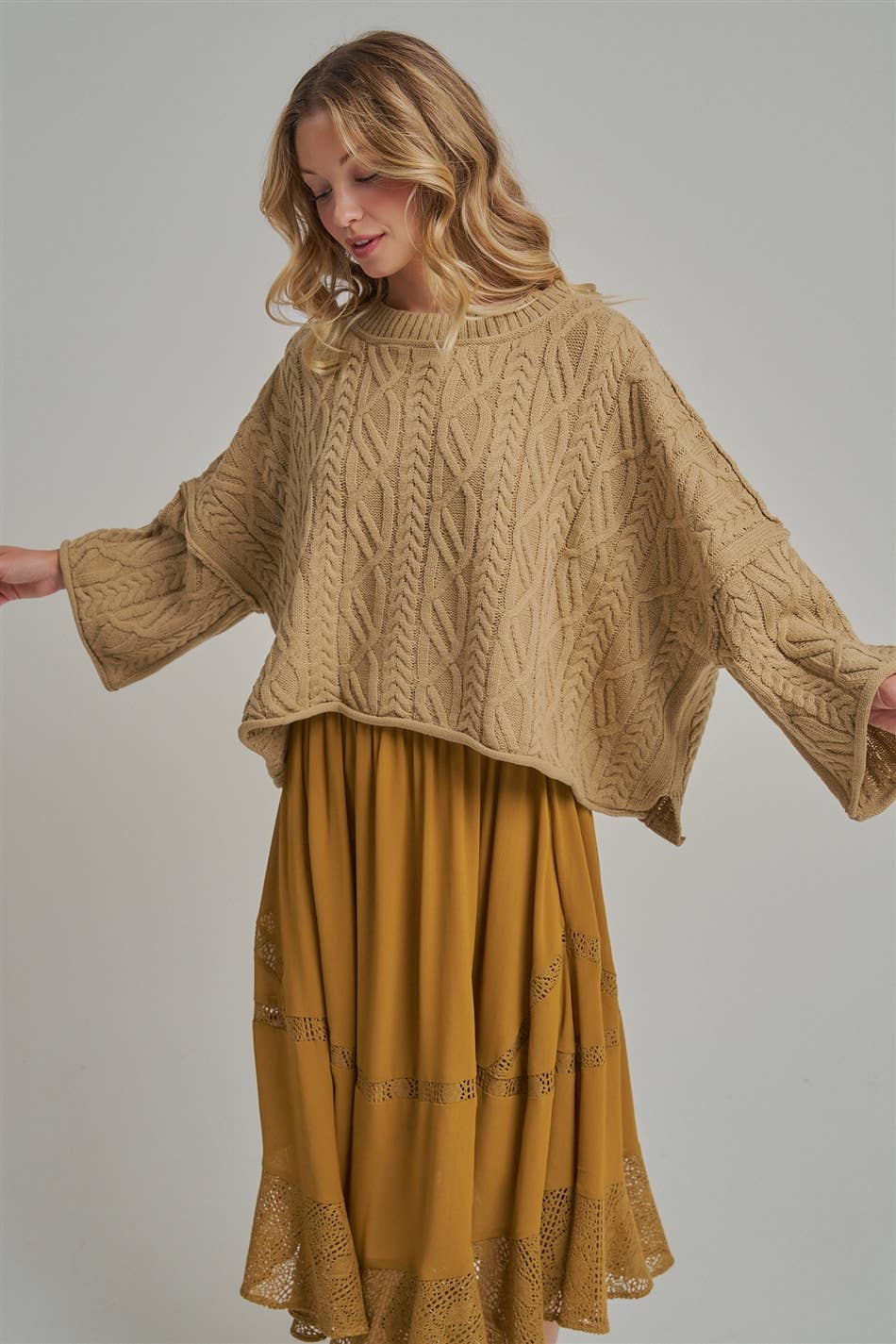 Julia - Oversized lightweight Cable Knit Sweater